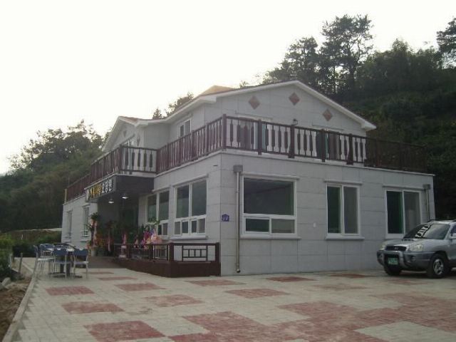 가족사랑요양원 주차장 입구