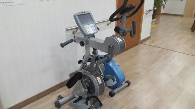 선한이웃노인요양원 운동기구1