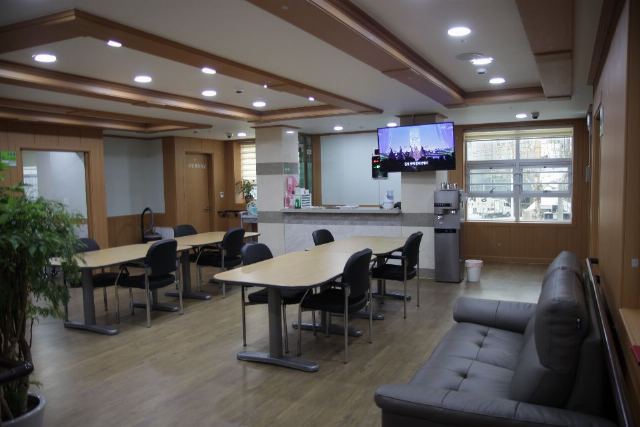 충청노인요양원Ⅱ 충청노인요양원Ⅱ거실4