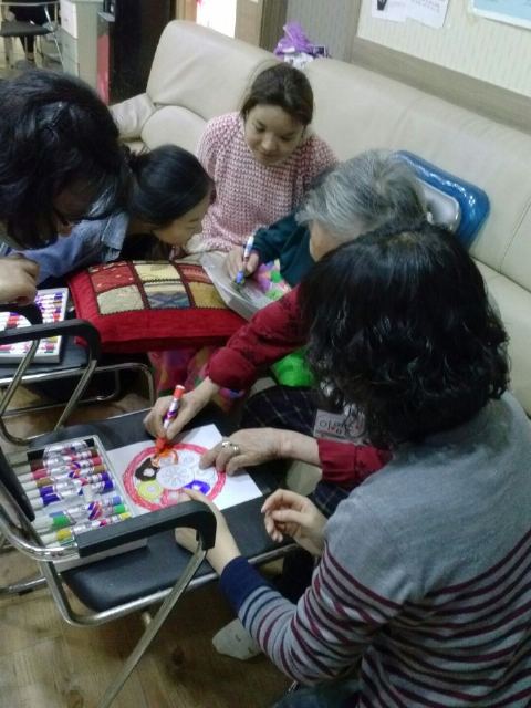 밝은요양원 건국대 미술치료 봉사활동