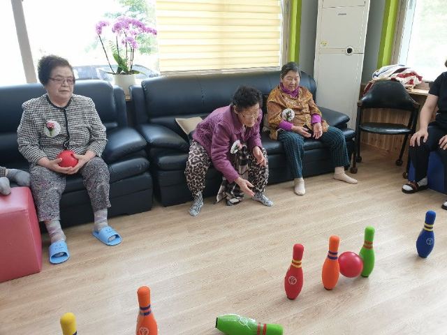 샬롬노인주간보호센터 신체활동 프로그램