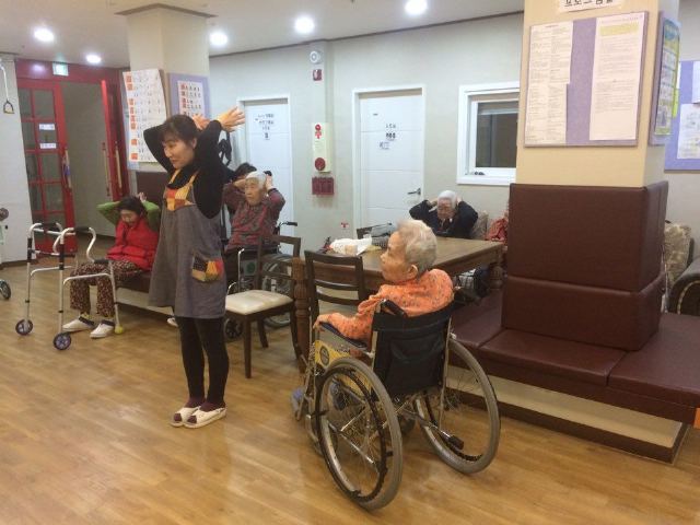 좋은이웃노인복지센터 2017-04-10
