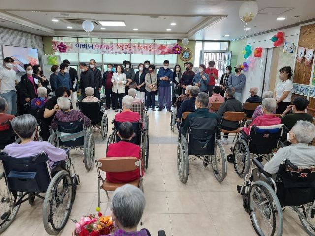 비엔날레실버타운 보호자님과 함께한 어버이날 ...