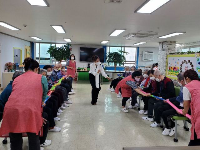 아가페데이케어센터 파이프 게임