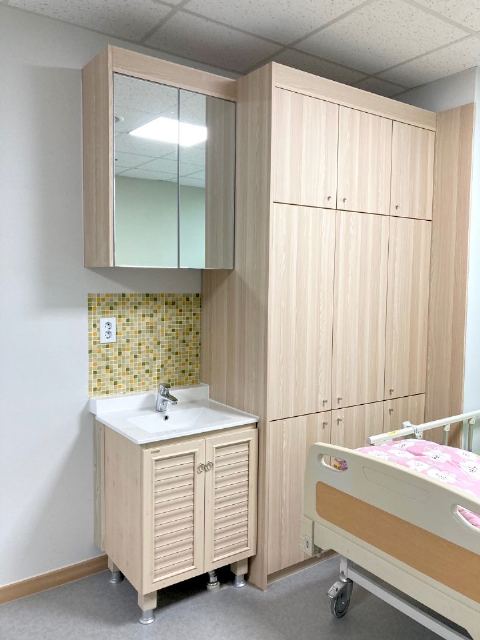 서울조은요양원 생활관 세면대 및 붙박이장
