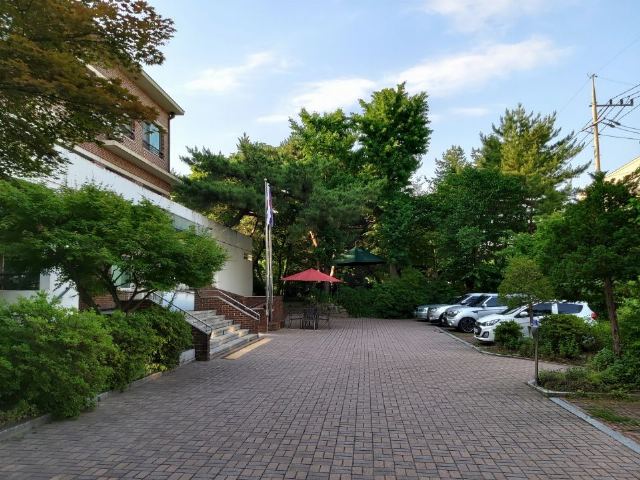 구세군승리요양원 승리요양원 정원(봄)