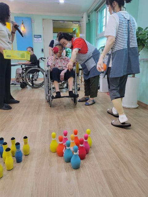 목포실버서밋요양원 신체기능향상(볼링)