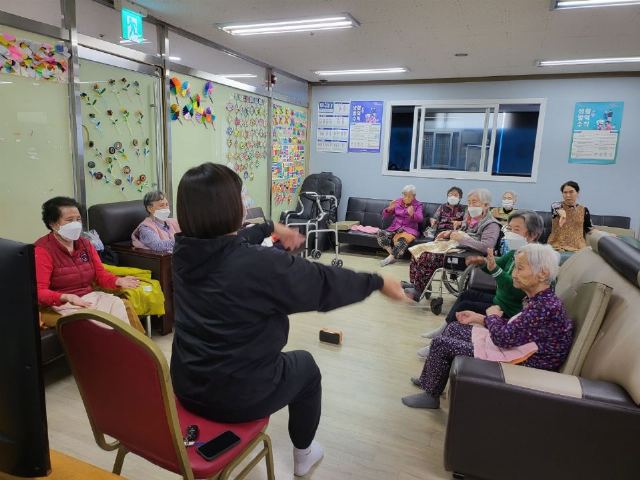나비복현재가복지센터 신체활동(북구청생할체조)