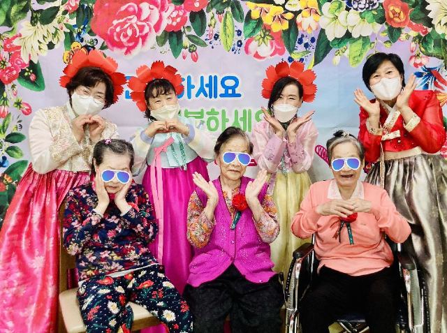 새수원복지요양원 가족참여행사 - 어버이날 ...