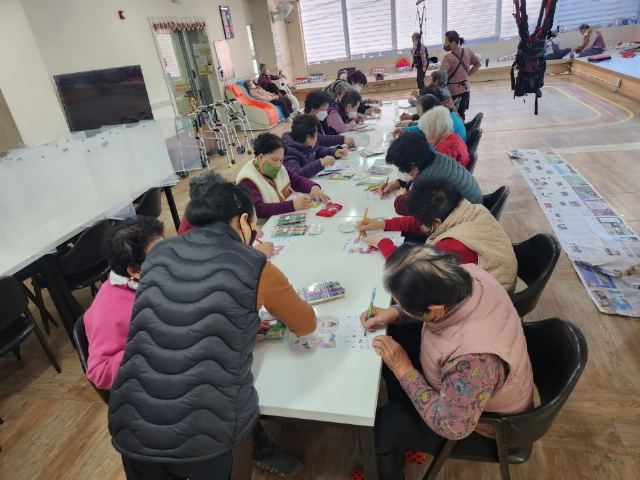 청춘노인복지센터 인지 프로그램(달력만들기)