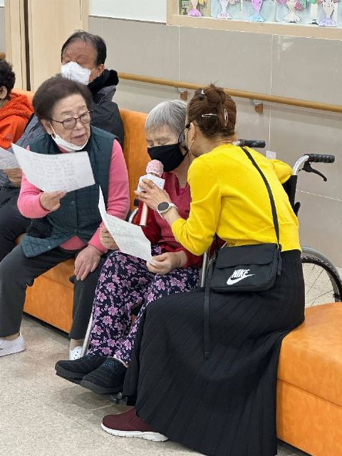 노블케어(주·야간보호/방문요양) 음악교실및 음악치료