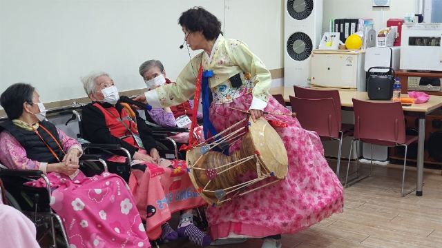 기쁨과나눔노인요양원2호점 프로그램 사진