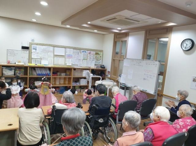 수원YWCA요양원 도담키즈어린이집 설날 새배