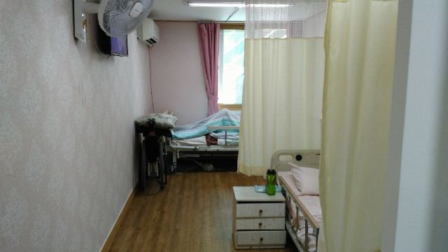 행복한노인요양원1 침실2