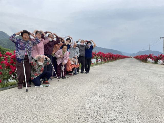 청도군주간보호센터 23년 꽃나들이