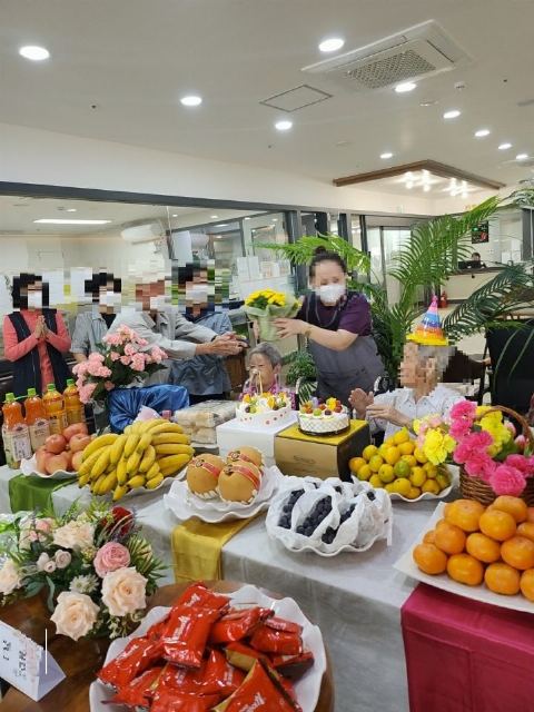 홍시요양원 2024-10-23