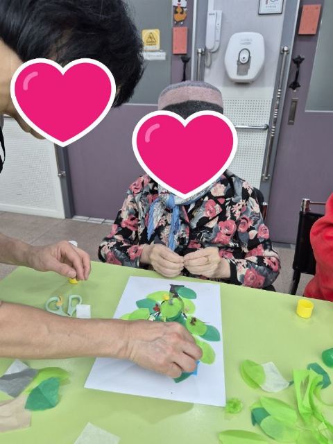 부천남부노인주야간보호센터 인지활동사진입니다
