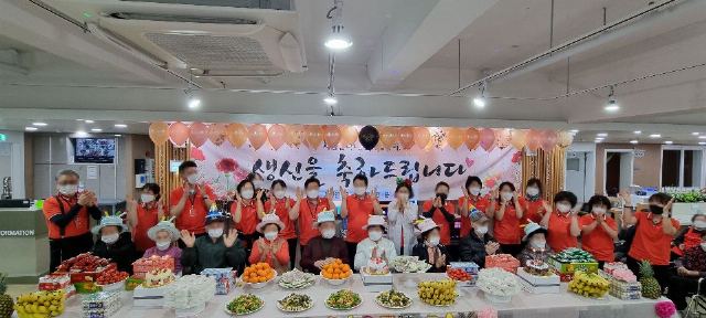 효인지재활전문센터 생신잔치(월1회)