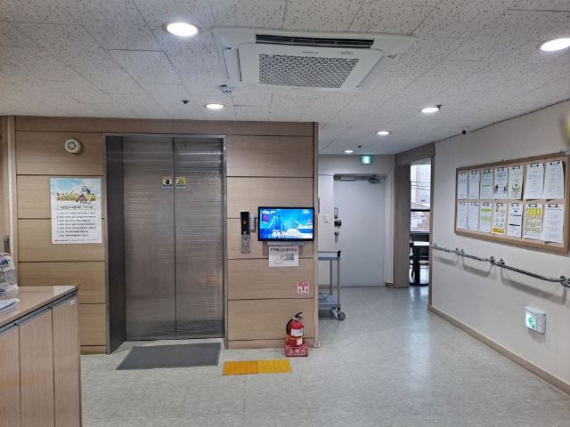 봄날실버센터 4층 거실