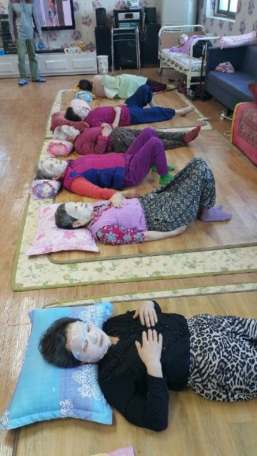 참사랑노인요양센터 여가활동프로그램 (얼굴팩)