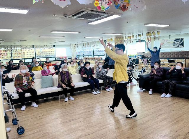 성수더효데이케어센터 2025-03-22