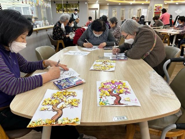 (주)신세계 실버데이케어 언어/미술프로그램[벚꽃나무 ...