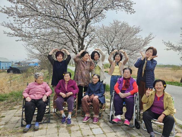 새소망요양원 봄소풍-벚꽃놀이 갔쥬~