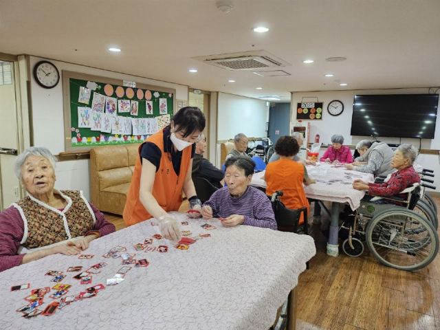 한국요양원 2025년 4월 8일 화투 ...