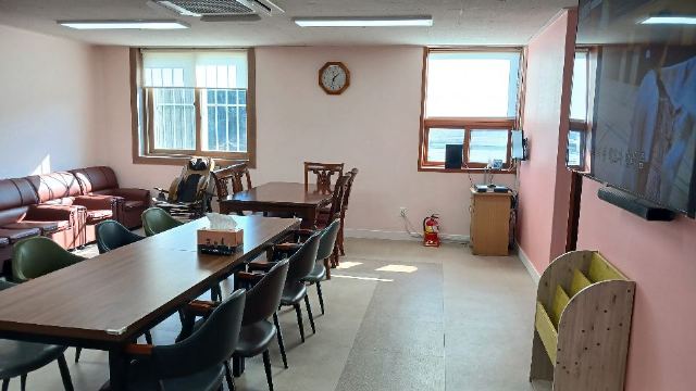 해피요양원 공동 거실