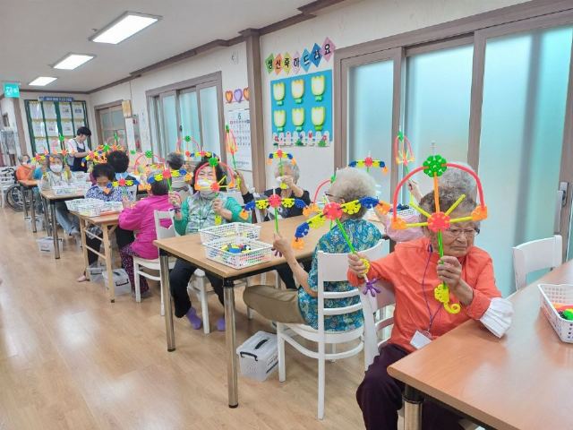 동행노인주야간보호센터 화요일 프로그램