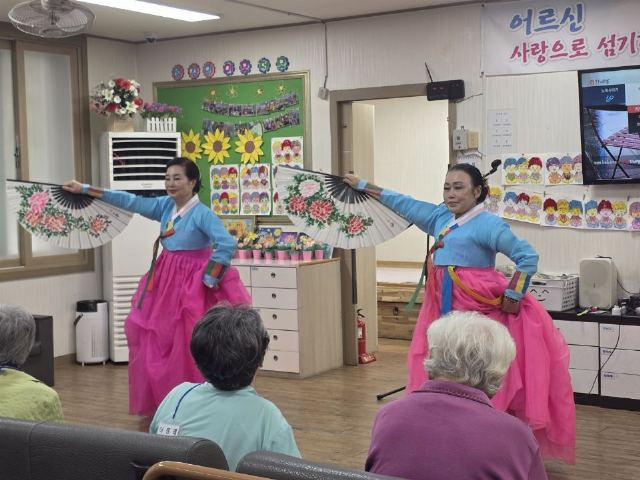 섬김노인주간보호센터 J협동조합 공연