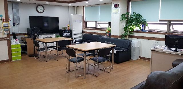 행복한현대요양원 주야간보호센터 프로그램실