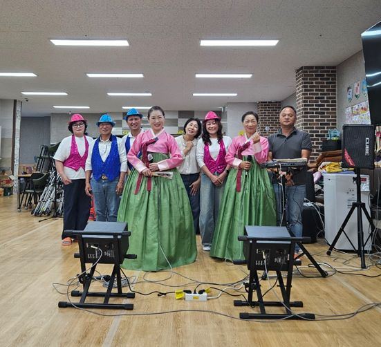뉴보필노인복지센터 해피봉사단에서 찾아와 주셨 ...