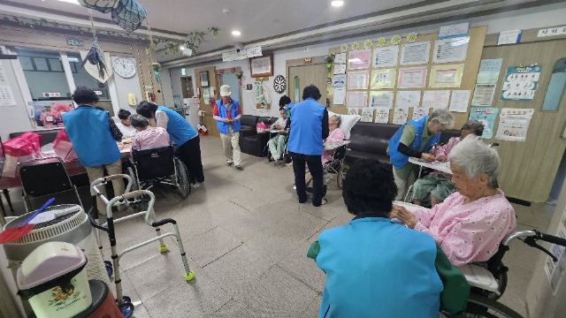 느티나무 2025-11-25
