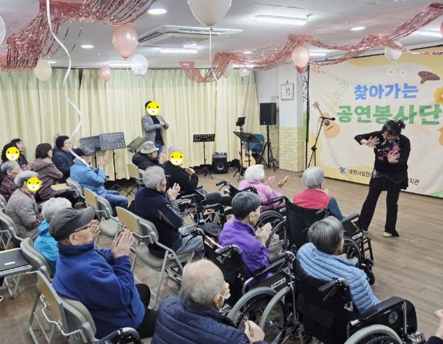 믿음의집 연말의 온기를 나누는 아름 ...