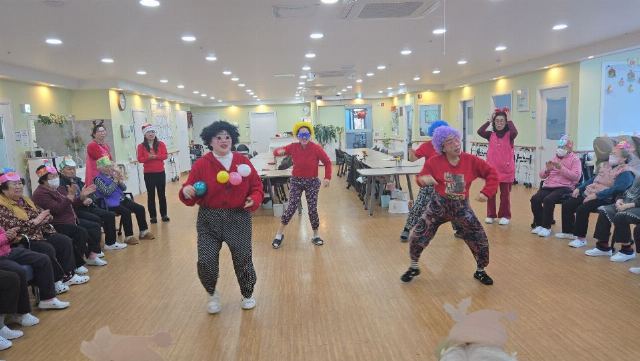 따스한주간보호센터 성탄절공연