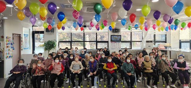 김경옥실버홈재가노인복지센터 ♬한 해 즐겁게 마무리해요 ...