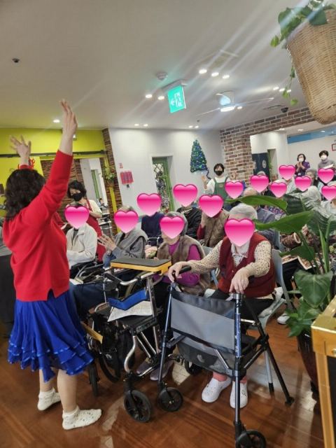 더힐링요양원 더힐링요양원 크리스마스 예 ...