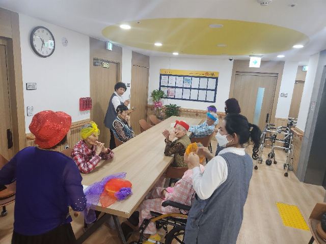 산마을요양원 웃음치료