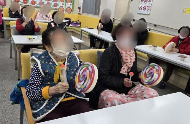 신영재가복지센터 시니어 감성음악 프로그램
