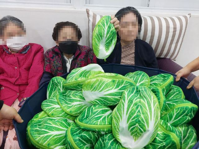 언제나봄요양원 신체게임-배추나르기