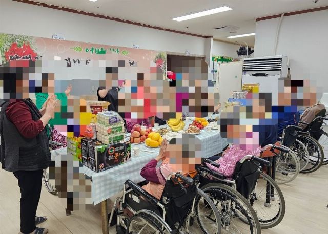효덕실버요양원 가족참여프로그램-어버이날행 ...