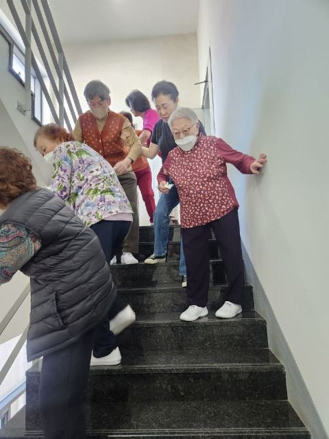 두꺼비노인주간보호센터 2026-04-21