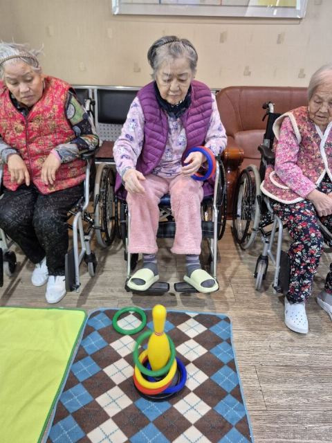 엘림요양원 (신체 프로그램) 고리 던 ...