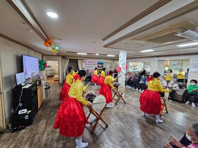 진양노인통합지원센터 26.5월 어버이날 행사! ...