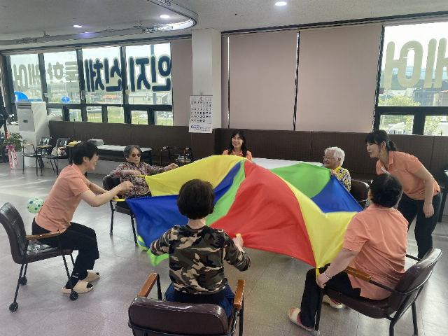 김해사랑노인주야간보호센터 2026-05-12