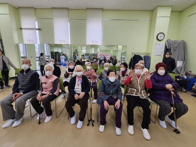 밤밭노인주간보호센터 공연관람