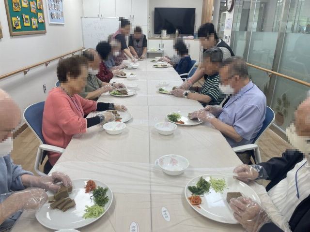 부평구 구립 치매전담형 주간보호센터 행복의집 요리교실(묵사발)