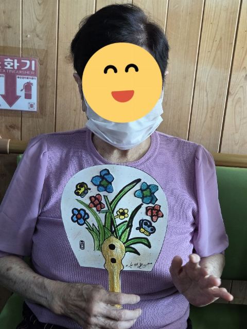 봄요양원 인지 프로그램(전통부채만들 ...