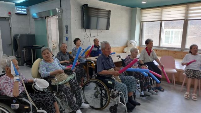 봄꽃요양원 도구체조